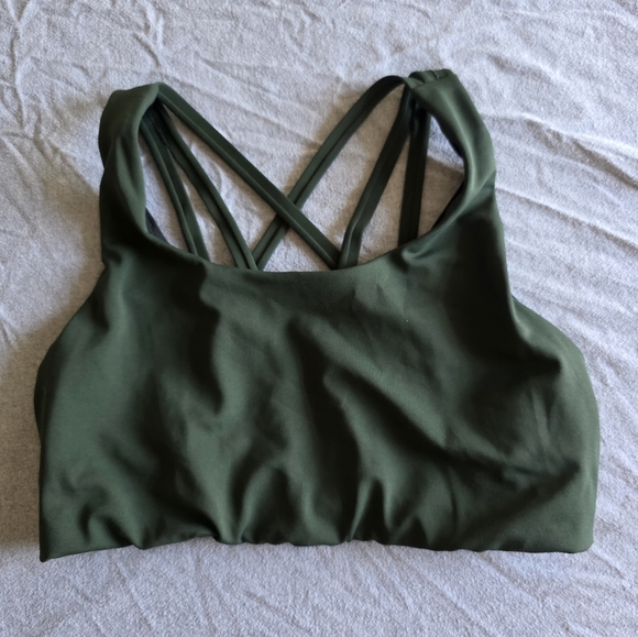 Senita Athletics Green Sports Bra - Picture 1 of 2